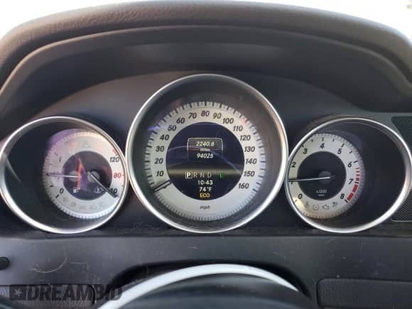 2013 Mercedes-Benz C 300 Sport с VIN WDDGF8AB2DG132238, выставлен на аукционе Copart как лот 80644225 с пробегом 94 025 миль миль и Списание • Salvage title. История ставок и продаж доступна на DreamBid. Изображение 9.