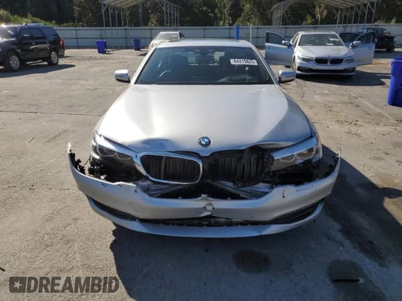 2019 BMW 5 Series 530i with VIN WBAJA5C52KWW08508, listed as a Copart auction lot 84219825 with 40,136 mi miles and Salvage title. Bid and sale history available at DreamBid. Image 5.