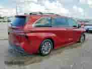 2021 Toyota Sienna XLE z VIN 5TDYRKEC6MS020828, wystawiony jako Copart lot #81191855 z przebiegiem 71 494 mil mil oraz Czysty tytuł • Clean title. Historia ofert i sprzedaży dostępna na DreamBid. Obrazek 3.