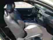 2020 Ford Mustang EcoBoost Premium z VIN 1FATP8UH3L5179848, wystawiony jako IAAI lot #43396840 z przebiegiem 73 421 mil mil oraz . Historia ofert i sprzedaży dostępna na DreamBid. Obrazek 5.