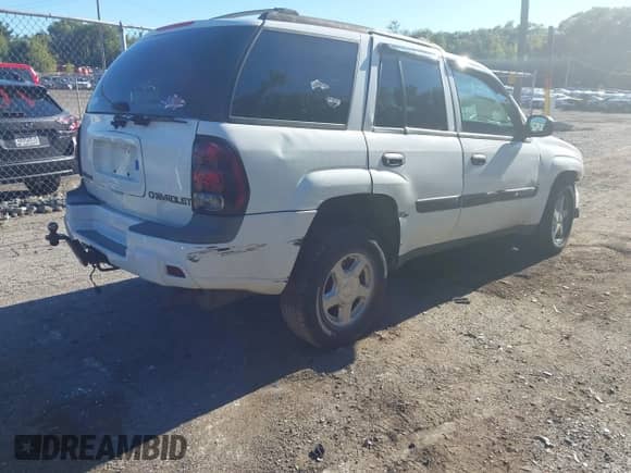 2003 Chevrolet TrailBlazer LT с VIN 1GNDT13S632302436, выставлен на аукционе IAAI как лот 43255750 с пробегом 172 446 миль миль и . История ставок и продаж доступна на DreamBid. Изображение 4.