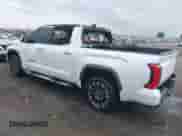 2023 Toyota Tundra Limited Hybrid z VIN 5TFJC5DB4PX035193, wystawiony jako IAAI lot #42884646 z przebiegiem Nie podano mil oraz . Historia ofert i sprzedaży dostępna na DreamBid. Obrazek 3.