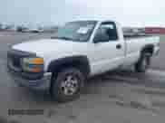2002 GMC Sierra 1500 SLE z VIN 1GTEK14T12Z313681, wystawiony jako IAAI lot #43052983 z przebiegiem Nie podano mil oraz . Historia ofert i sprzedaży dostępna na DreamBid. Obrazek 2.