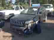 2024 Jeep Compass Latitude Lux z VIN 3C4NJDFN0RT155497, wystawiony jako IAAI lot #43220334 z przebiegiem 16 779 mil mil oraz . Historia ofert i sprzedaży dostępna na DreamBid. Obrazek 2.