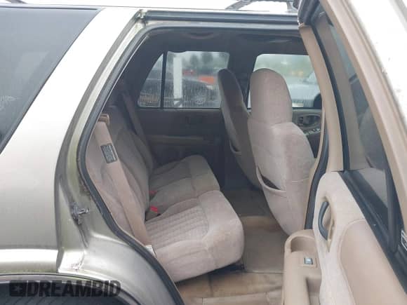 1999 Chevrolet Blazer LT with VIN 1GNCS13W9X2158646, listed as a IAAI auction lot 43550215 with 263,700 mi miles and . Bid and sale history available at DreamBid. Image 8.