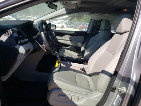 2020 Honda Odyssey Elite z VIN 5FNRL6H92LB016226, wystawiony jako Copart lot #69138395 z przebiegiem 89 108 mil mil oraz Czysty tytuł • Clean title. Historia ofert i sprzedaży dostępna na DreamBid. Obrazek 7.