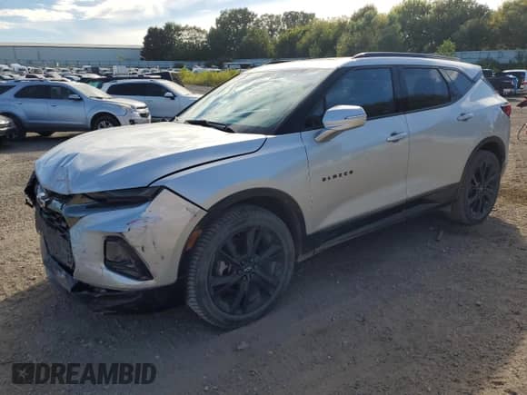2019 Chevrolet Blazer RS z VIN 3GNKBJRS9KS700390, wystawiony jako Copart lot #84698905 z przebiegiem 54 560 mil mil oraz Czysty tytuł • Clean title. Historia ofert i sprzedaży dostępna na DreamBid. Obrazek 1.