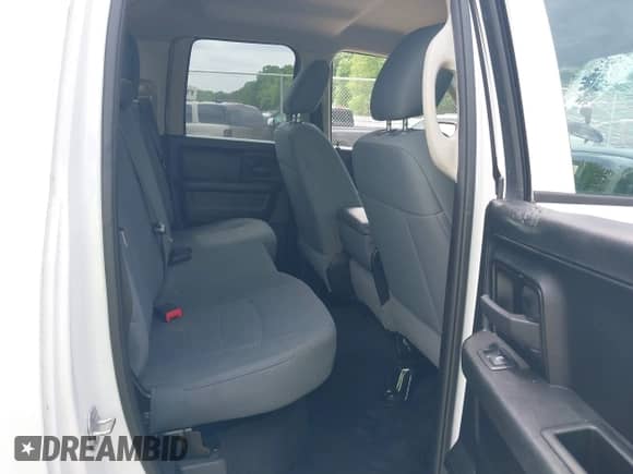 2019 Ram 1500 Tradesman z VIN 1C6RR6FG8KS500099, wystawiony jako IAAI lot #42125988 z przebiegiem 38 595 mil mil oraz . Historia ofert i sprzedaży dostępna na DreamBid. Obrazek 8.