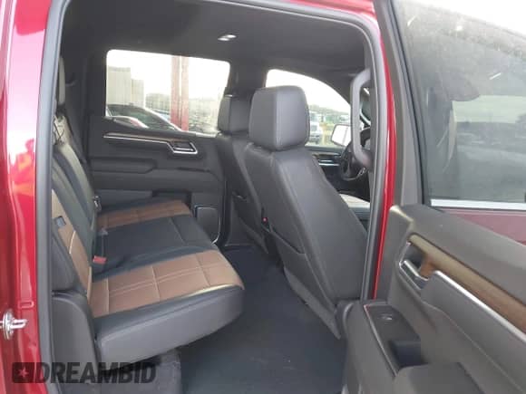 2025 Chevrolet Silverado 1500 z VIN 1GCUKJED9SZ256374, wystawiony jako IAAI lot #43282226 z przebiegiem 8 215 mil mil oraz . Historia ofert i sprzedaży dostępna na DreamBid. Obrazek 8.