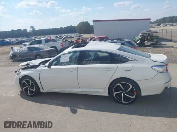 2019 Honda Accord Sport z VIN 1HGCV2F39KA034657, wystawiony jako IAAI lot #43300418 z przebiegiem 54 467 mil mil oraz . Historia ofert i sprzedaży dostępna na DreamBid. Obrazek 15.