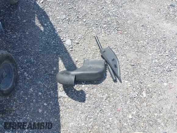 2002 Ford Econoline Cargo Recreational with VIN 1FDRE14W62HB28451, listed as a IAAI auction lot 42984132 with 99,232 mi miles and . Bid and sale history available at DreamBid. Image 12.