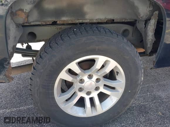 2011 Chevrolet Silverado 1500 LT z VIN 1GCRKSE36BZ249997, wystawiony jako IAAI lot #43349815 z przebiegiem 251 194 mil mil oraz . Historia ofert i sprzedaży dostępna na DreamBid. Obrazek 17.