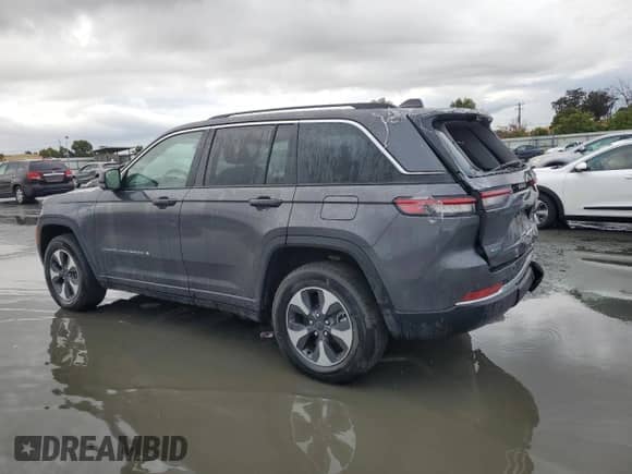 2024 Jeep Grand Cherokee with VIN 1C4RJYB65RC681420, listed as a Copart auction lot 84755335 with 8,653 mi miles and Salvage title. Bid and sale history available at DreamBid. Image 2.