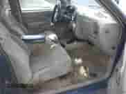 2002 Chevrolet Blazer LS с VIN 1GNCS18W42K158992, выставлен на аукционе IAAI как лот 42762582 с пробегом Не указан миль и . История ставок и продаж доступна на DreamBid. Изображение 5.