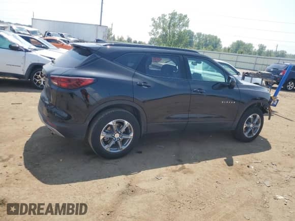 2024 Chevrolet Blazer LT z VIN 3GNKBCR46RS275041, wystawiony jako Copart lot #67272765 z przebiegiem 24 468 mil mil oraz Szkoda całkowita • Salvage title. Historia ofert i sprzedaży dostępna na DreamBid. Obrazek 3.