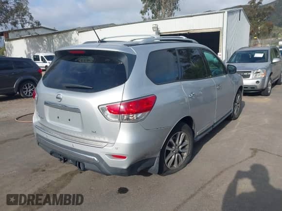 2016 Nissan Pathfinder S z VIN 5N1AR2MN5GC648384, wystawiony jako IAAI lot #41925960 z przebiegiem 93 198 mil mil oraz . Historia ofert i sprzedaży dostępna na DreamBid. Obrazek 4.