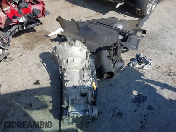 2015 Jeep Grand Cherokee SRT z VIN 1C4RJFDJXFC237838, wystawiony jako IAAI lot #42380124 z przebiegiem Nie podano mil oraz . Historia ofert i sprzedaży dostępna na DreamBid. Obrazek 17.