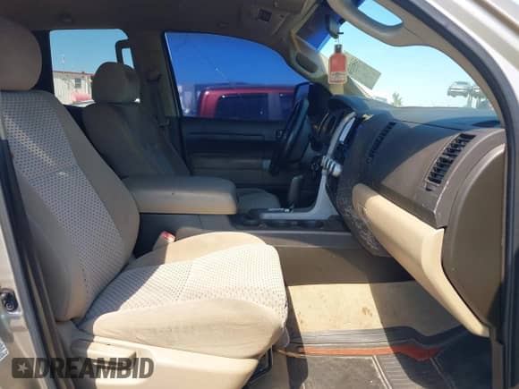 2007 Toyota Tundra SR5 z VIN 5TFRT541X7X009515, wystawiony jako IAAI lot #43451636 z przebiegiem 57 411 mil mil oraz . Historia ofert i sprzedaży dostępna na DreamBid. Obrazek 5.