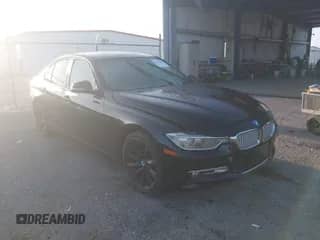 2012 BMW 3 Series 328i с VIN WBA3A5C55CF256230, выставлен на аукционе IAAI как лот 42847878 с пробегом Не указан миль и . История ставок и продаж доступна на DreamBid. Изображение 1.
