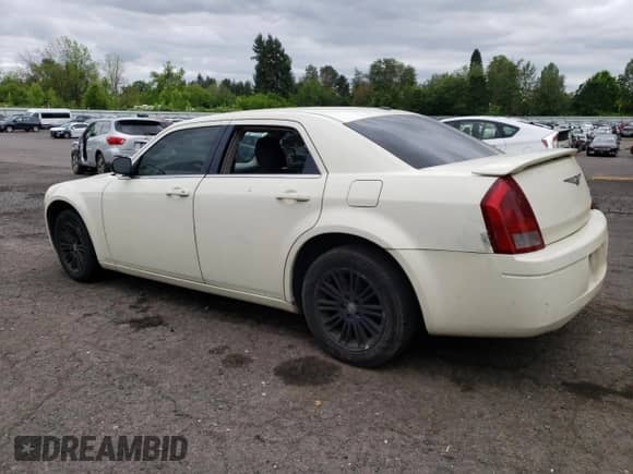 2007 Chrysler 300 with VIN 2C3KA43R37H888695, listed as a Copart auction lot 56928555 with 137,389 mi miles and Salvage title. Bid and sale history available at DreamBid. Image 2.