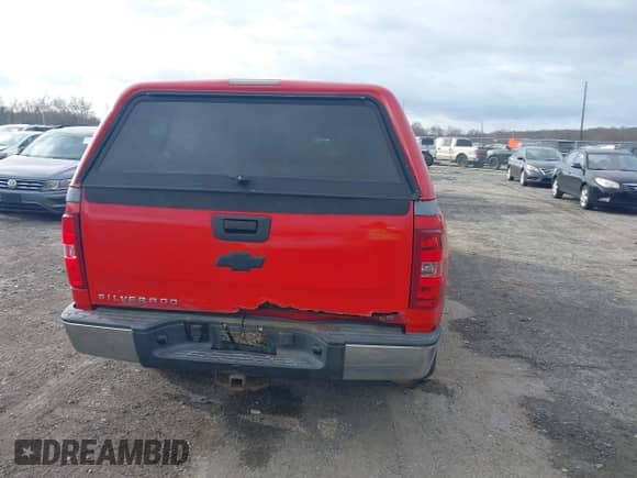 2011 Chevrolet Silverado 1500 LS z VIN 3GCPKREA0BG182991, wystawiony jako IAAI lot #41925926 z przebiegiem 180 670 mil mil oraz . Historia ofert i sprzedaży dostępna na DreamBid. Obrazek 16.