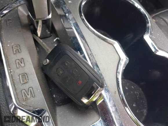 2013 Chevrolet Equinox LT z VIN 2GNFLNE30D6172504, wystawiony jako IAAI lot #43462894 z przebiegiem 122 975 mil mil oraz . Historia ofert i sprzedaży dostępna na DreamBid. Obrazek 11.