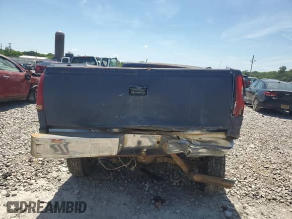 1988 Chevrolet Silverado 1500 z VIN 1GCDC1424JZ220200, wystawiony jako Copart lot #60512284 z przebiegiem 140 877 mil mil oraz Czysty tytuł • Clean title. Historia ofert i sprzedaży dostępna na DreamBid. Obrazek 6.