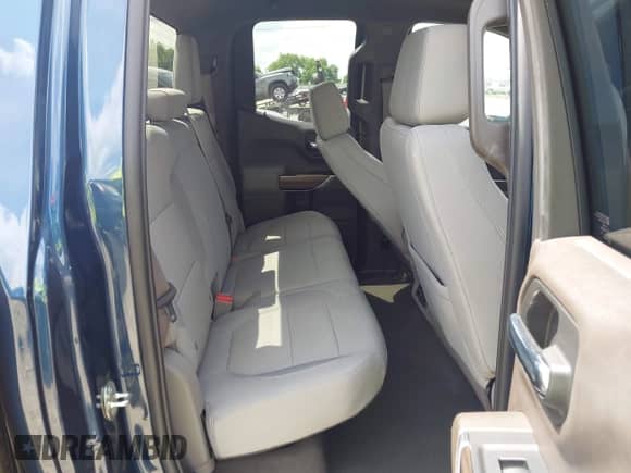 2019 Chevrolet Silverado 1500 RST z VIN 1GCRWDED4KZ191283, wystawiony jako IAAI lot #42503064 z przebiegiem 59 293 mil mil oraz . Historia ofert i sprzedaży dostępna na DreamBid. Obrazek 8.