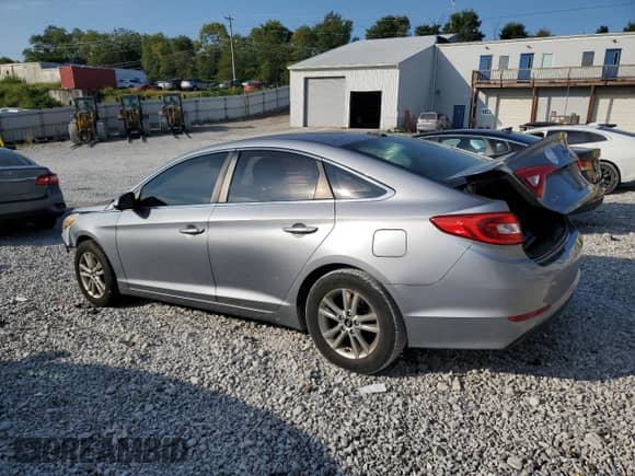 2017 Hyundai Sonata 2.4L z VIN 5NPE24AF0HH472269, wystawiony jako Copart lot #80340205 z przebiegiem 185 459 mil mil oraz Czysty tytuł • Clean title. Historia ofert i sprzedaży dostępna na DreamBid. Obrazek 2.