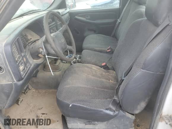 2002 Chevrolet Silverado 1500 z VIN 1GCEC14W32Z142164, wystawiony jako Copart lot #58081025 z przebiegiem 162 501 mil mil oraz Szkoda całkowita • Salvage title. Historia ofert i sprzedaży dostępna na DreamBid. Obrazek 7.