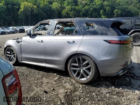 2023 Land Rover Range Rover Sport SE Dynamic z VIN SAL1L9FU8PA149344, wystawiony jako Copart lot #70108655 z przebiegiem Nie podano mil oraz Szkoda całkowita • Salvage title. Historia ofert i sprzedaży dostępna na DreamBid. Obrazek 2.