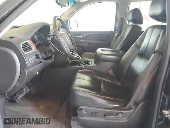 2011 Chevrolet Suburban LT with VIN 1GNSCJE05BR387102, listed as a Copart auction lot 62515875 with 293,598 mi miles and Salvage title. Bid and sale history available at DreamBid. Image 7.