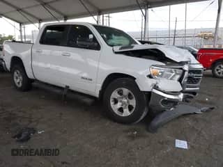 2022 Ram 1500 Big Horn z VIN 1C6RREFT8NN350733, wystawiony jako IAAI lot #41086629 z przebiegiem 105 435 mil mil oraz . Historia ofert i sprzedaży dostępna na DreamBid. Obrazek 1.