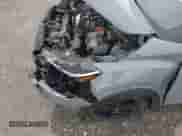 2022 Nissan Kicks SR z VIN 3N1CP5DV5NL493750, wystawiony jako IAAI lot #42331255 z przebiegiem 37 502 mil mil oraz . Historia ofert i sprzedaży dostępna na DreamBid. Obrazek 6.