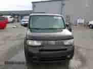 2012 Nissan Cube S z VIN JN8AZ2KR7CT250473, wystawiony jako Copart lot #55305015 z przebiegiem Nie podano mil oraz Szkoda całkowita • Salvage title. Historia ofert i sprzedaży dostępna na DreamBid. Obrazek 13.