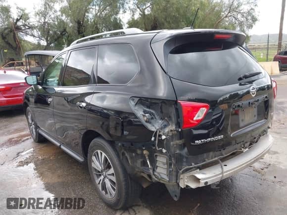 2018 Nissan Pathfinder S z VIN 5N1DR2MN1JC640710, wystawiony jako IAAI lot #41589166 z przebiegiem 93 554 mil mil oraz . Historia ofert i sprzedaży dostępna na DreamBid. Obrazek 3.