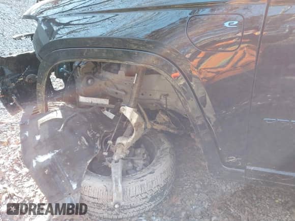 2024 Jeep Grand Cherokee z VIN 1C4RJYB69R8510818, wystawiony jako IAAI lot #41574720 z przebiegiem 5 453 mil mil oraz . Historia ofert i sprzedaży dostępna na DreamBid. Obrazek 21.