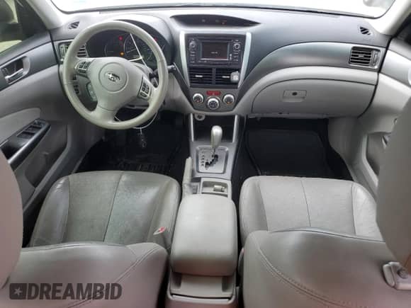 2013 Subaru Forester X Limited z VIN JF2SHAEC1DH442661, wystawiony jako Copart lot #82128475 z przebiegiem 220 891 mil mil oraz Szkoda całkowita • Salvage title. Historia ofert i sprzedaży dostępna na DreamBid. Obrazek 8.