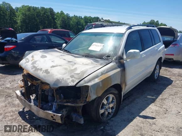 2006 Toyota Highlander with VIN JTEGP21A760114319, listed as a IAAI auction lot 42561679 with Not provided miles and . Bid and sale history available at DreamBid. Image 16.