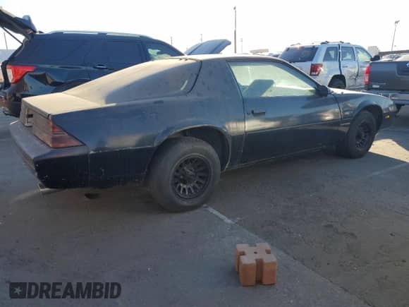 1982 Chevrolet Camaro Berlinetta с VIN 1G1AS8717CN119420, выставлен на аукционе Copart как лот 88557255 с пробегом 79 826 миль миль и Чистый • Clean title. История ставок и продаж доступна на DreamBid. Изображение 3.