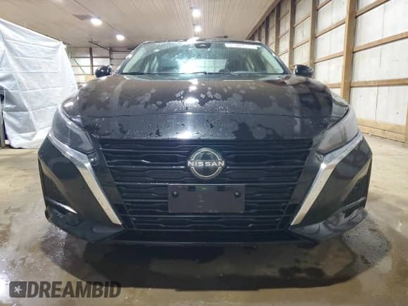 2024 Nissan Altima SV z VIN 1N4BL4DV3RN385752, wystawiony jako Copart lot #89876405 z przebiegiem 46 661 mil mil oraz Czysty tytuł • Clean title. Historia ofert i sprzedaży dostępna na DreamBid. Obrazek 5.