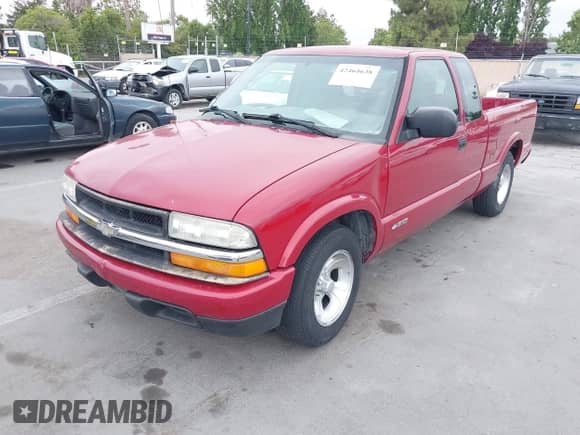 2003 Chevrolet S-10 LS с VIN 1GCCS19H138134298, выставлен на аукционе IAAI как лот 42464638 с пробегом 272 433 миль миль и . История ставок и продаж доступна на DreamBid. Изображение 12.