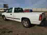 2000 Chevrolet Silverado 1500 with VIN 1GCEC14VXYE279139, listed as a Copart auction lot 54700255 with 296,765 mi miles and Salvage title. Bid and sale history available at DreamBid. Image 2.
