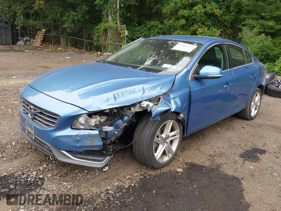 2015 Volvo S60 T5 Premier с VIN YV1612TK8F1334127, выставлен на аукционе IAAI как лот 42887031 с пробегом 101 981 миль миль и . История ставок и продаж доступна на DreamBid. Изображение 18.