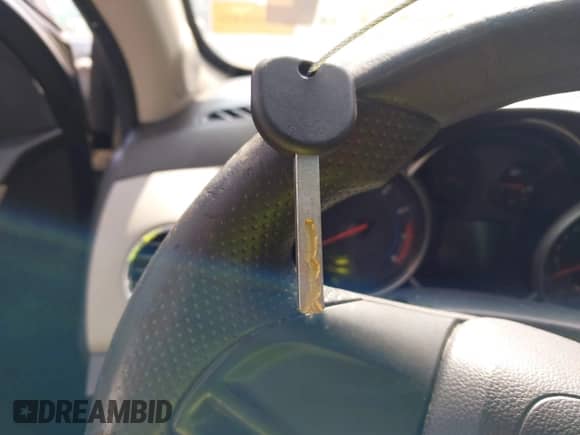 2014 Chevrolet Cruze LS z VIN 1G1PA5SH3E7334994, wystawiony jako IAAI lot #43167254 z przebiegiem 220 378 mil mil oraz . Historia ofert i sprzedaży dostępna na DreamBid. Obrazek 11.