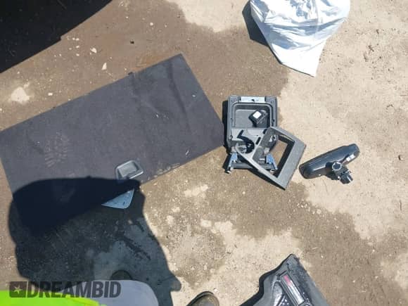 2011 Land Rover Range Rover Sport SC with VIN SALSH2E43BA283377, listed as a IAAI auction lot 42611414 with 107,000 mi miles and . Bid and sale history available at DreamBid. Image 11.