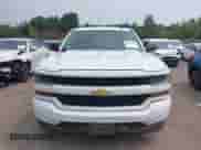 2017 Chevrolet Silverado 1500 Custom z VIN 1GCVKPEH2HZ300623, wystawiony jako IAAI lot #42918292 z przebiegiem 122 650 mil mil oraz . Historia ofert i sprzedaży dostępna na DreamBid. Obrazek 12.