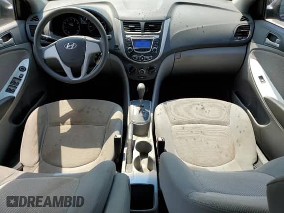 2012 Hyundai Accent GLS z VIN KMHCT4AE1CU223338, wystawiony jako Copart lot #80172065 z przebiegiem 137 970 mil mil oraz Szkoda całkowita • Salvage title. Historia ofert i sprzedaży dostępna na DreamBid. Obrazek 8.