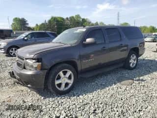 2010 Chevrolet Suburban LT z VIN 1GNUCJE03AR196074, wystawiony jako Copart lot #53870425 z przebiegiem 265 793 mil mil oraz Szkoda całkowita • Salvage title. Historia ofert i sprzedaży dostępna na DreamBid. Obrazek 1.