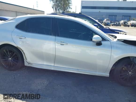 2023 Toyota Camry Hybrid XSE с VIN 4T1K31AK9PU611908, выставлен на аукционе IAAI как лот 42555562 с пробегом Не указан миль и . История ставок и продаж доступна на DreamBid. Изображение 14.